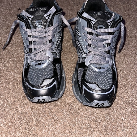 Balenciaga Runner “Dark Grey” Size: 42EU - Picture 3 of 8